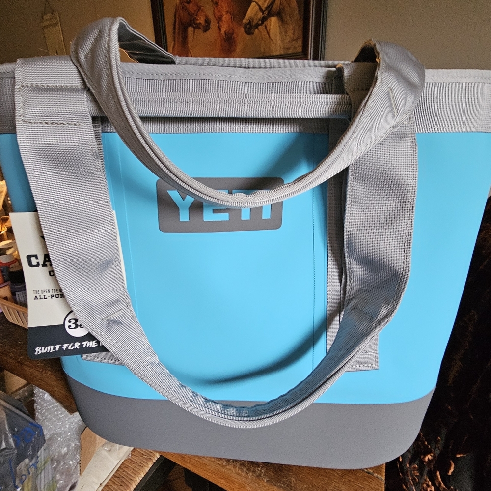 Yeti Limited Edition Reef blue Camino 35